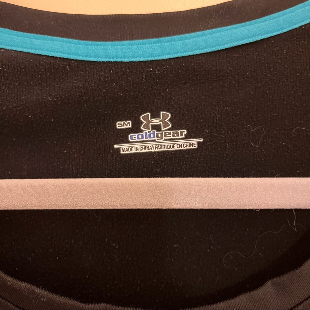 Under Armour Women's Black Long Sleeve Tee with turquoise Accents. - Picture 3 of 8